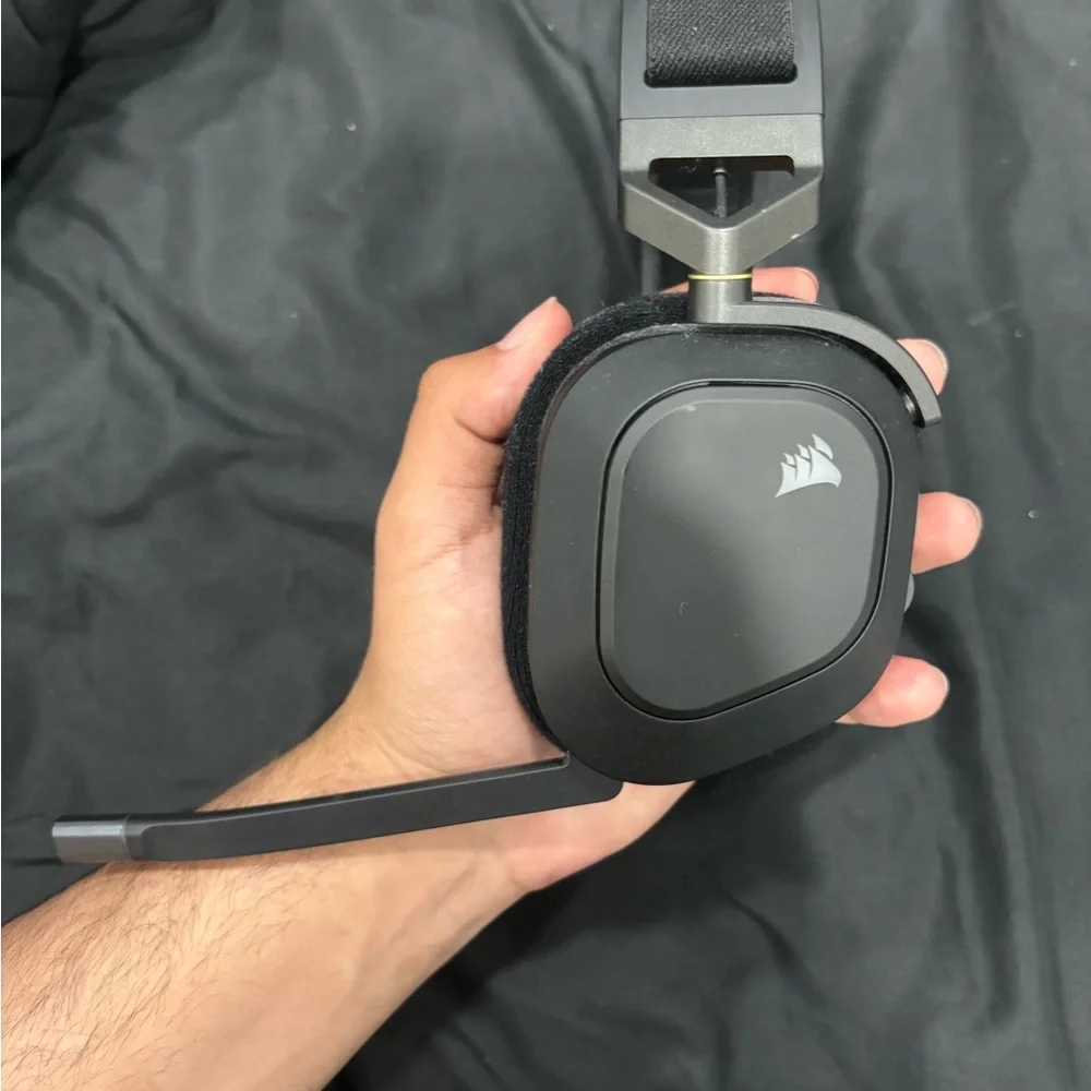 Corsair HS80 MAX gaming headset